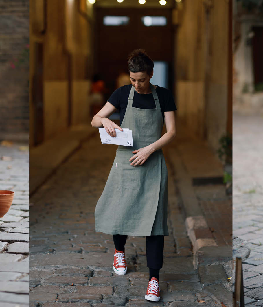Mudthing  Linen apron, lightweight design